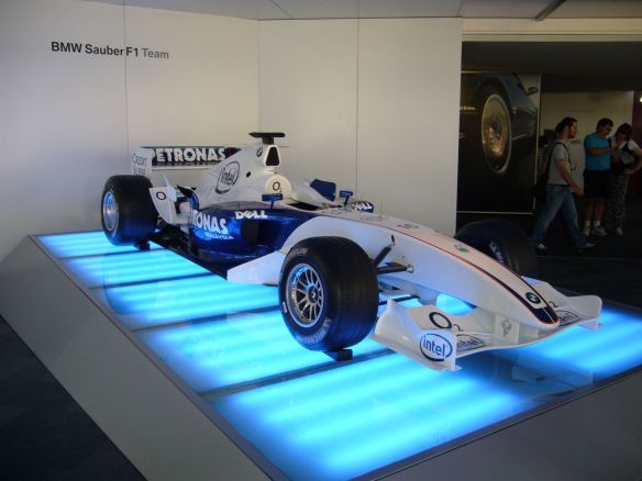 BMW_Formula_1_race_car